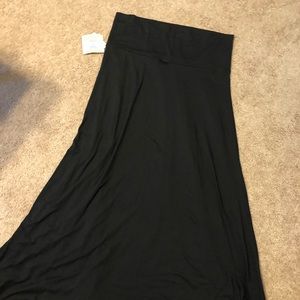 XL Lularoe black Maxi. bNWT